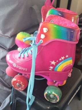 Trolls Pink Rainbow Star Girls' Quad Roller Skates--Light Up Wheels